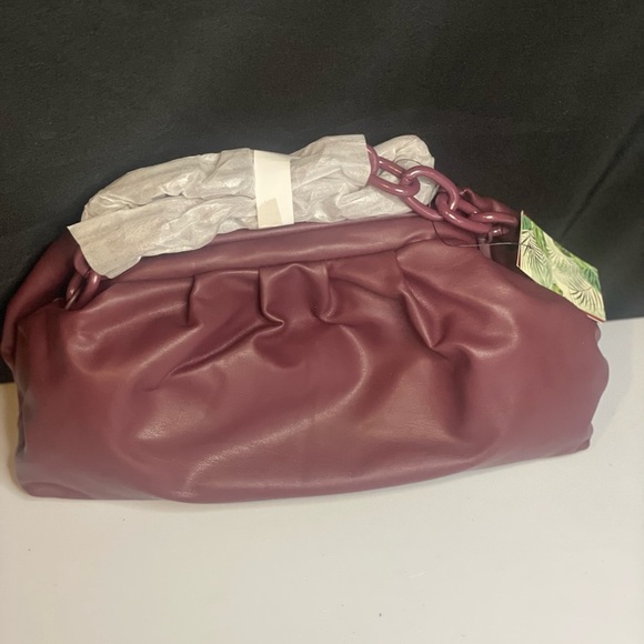 Badgley Mischka Women’s Burgundy Vegan Leather, Ruched Convertible Clutch NWT - Picture 3 of 6